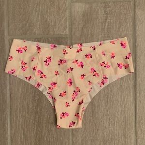 NEW VS Pink Cheeksters